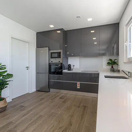 Laura With Private Swimming Pool *