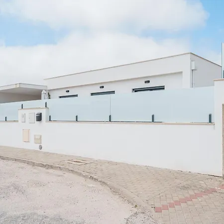 Laura With Private Swimming Pool Ferienhaus *