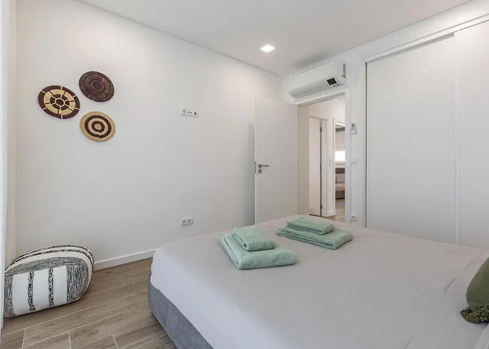 Laura With Private Swimming Pool Hébergement de vacances *