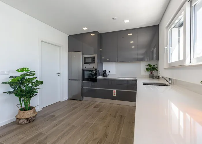 Laura With Private Swimming Pool *