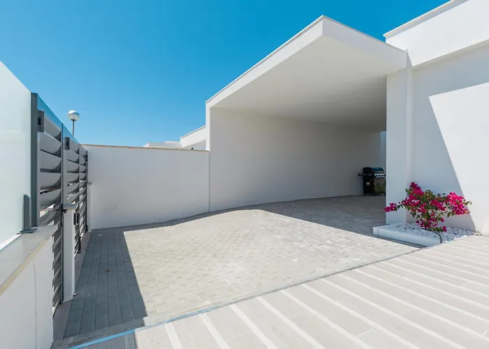 Laura With Private Swimming Pool