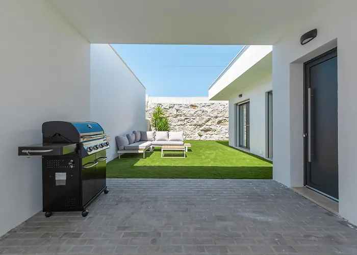 Laura With Private Swimming Pool Lourinhã