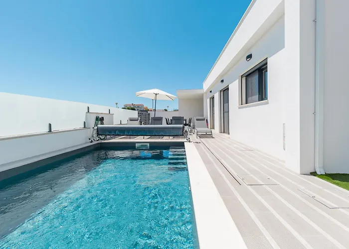 Prázdninový dům Laura With Private Swimming Pool